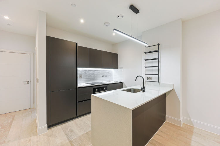 1  bedroom flat to rent in Memorial Avenue, Slough, SL1-image 2