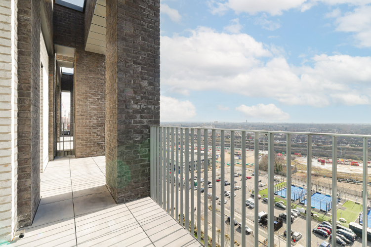 2  bedrooms flat to rent in Viola House, Greenleaf Walk, UB1-image 6