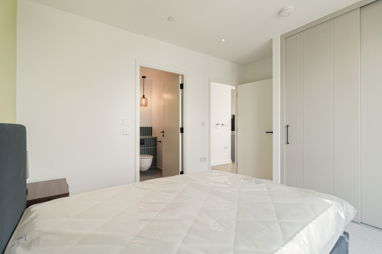2  bedrooms flat to rent in Viola House, Greenleaf Walk, UB1-image 10