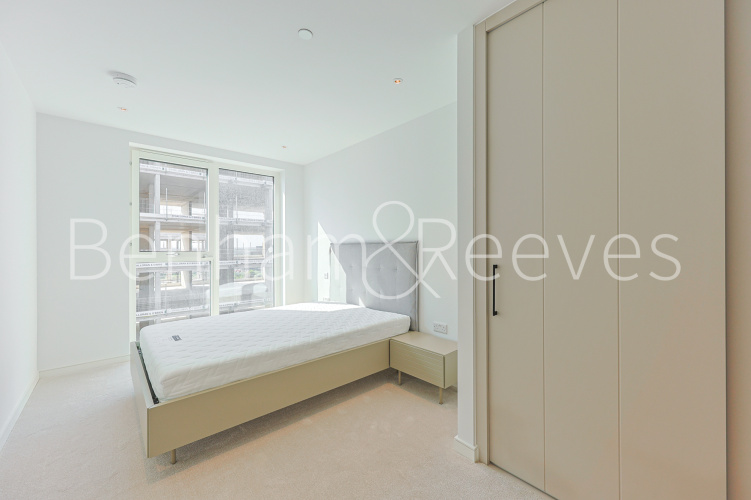 1  bedroom flat to rent in Viola House, Greenleaf Walk, UB1-image 17