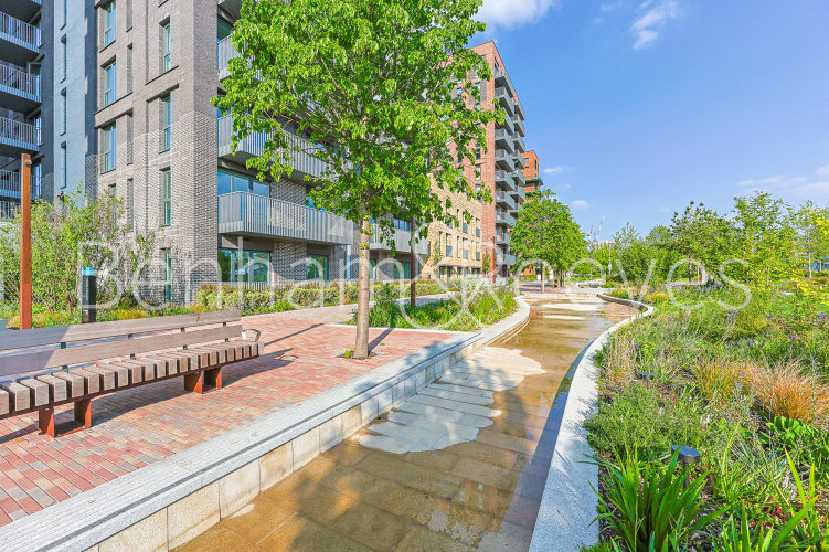 1  bedroom flat to rent in Viola House, Greenleaf Walk, UB1-image 19