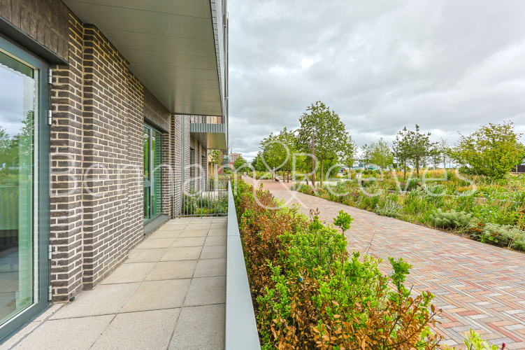 2  bedrooms flat to rent in Greenleaf Walk, Southall, UB1-image 11