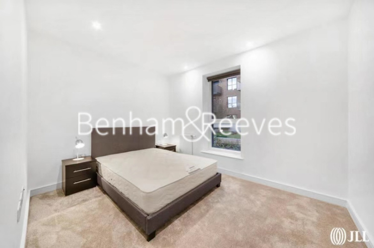 2  bedrooms flat to rent in Watson House, Greenleaf Walk, UB1-image 3