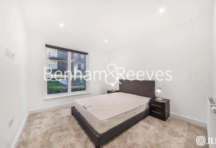 2  bedrooms flat to rent in Watson House, Greenleaf Walk, UB1-image 11