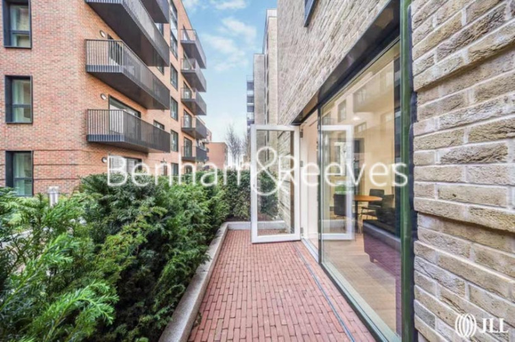 2  bedrooms flat to rent in Watson House, Greenleaf Walk, UB1-image 18