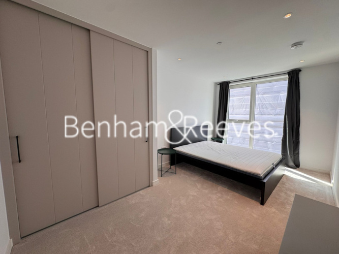 1  bedroom flat to rent in Viola House, Greenleaf Walk, UB1-image 3