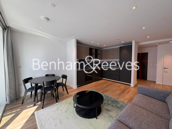 1  bedroom flat to rent in Viola House, Greenleaf Walk, UB1-image 7