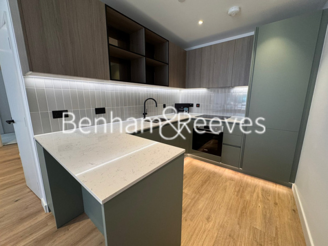 2  bedrooms flat to rent in Viola House, Greenleaf Walk, UB1-image 2