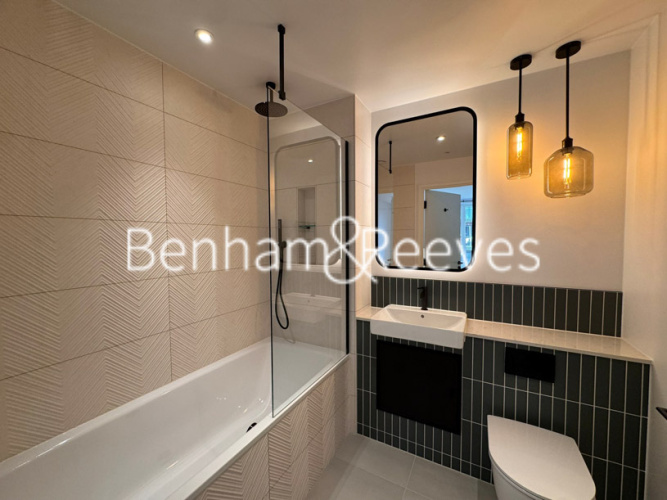2  bedrooms flat to rent in Viola House, Greenleaf Walk, UB1-image 4
