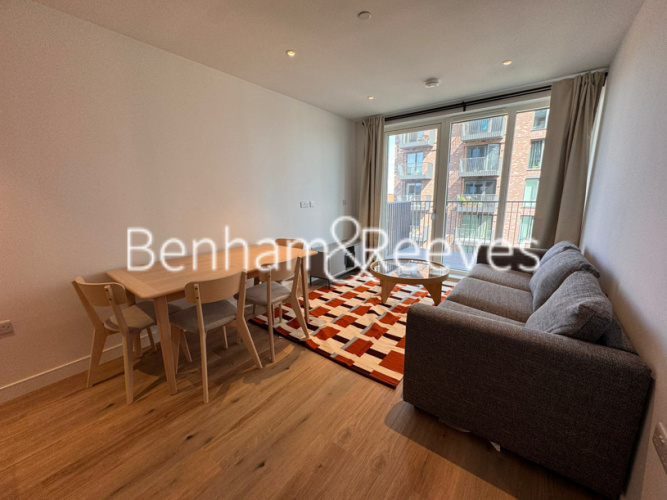 2  bedrooms flat to rent in Viola House, Greenleaf Walk, UB1-image 1