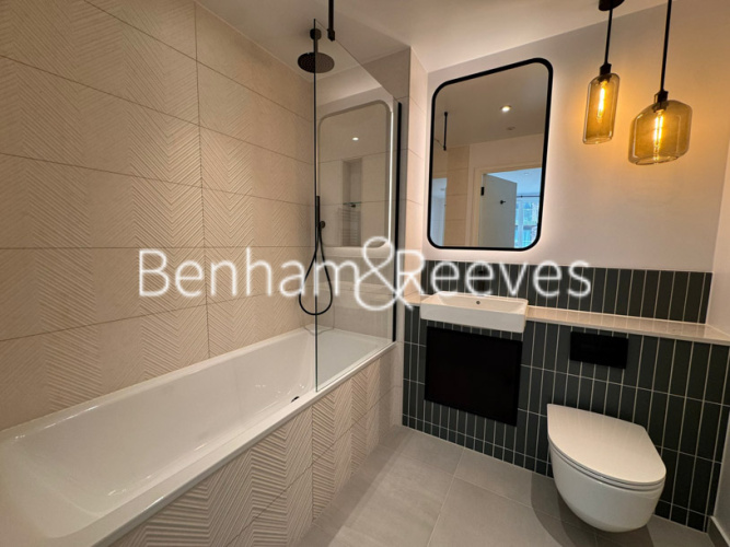 2  bedrooms flat to rent in Viola House, Greenleaf Walk, UB1-image 4