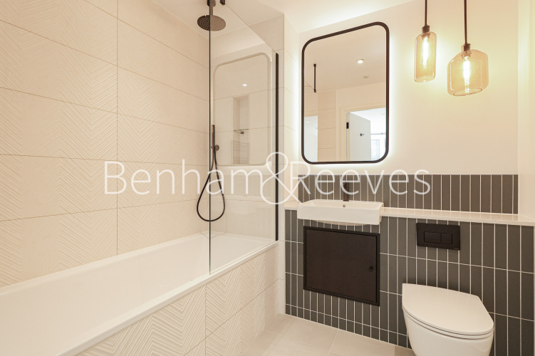 2  bedrooms flat to rent in Viola House, Greenleaf Walk, UB1-image 10