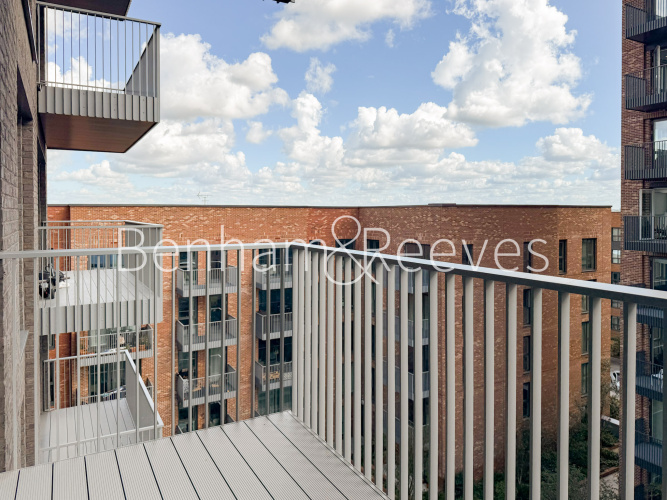 2  bedrooms flat to rent in Viola House, Greenleaf Walk, UB1-image 11