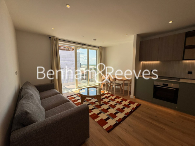 1  bedroom flat to rent in Viola House, Greenleaf Walk, UB1-image 1