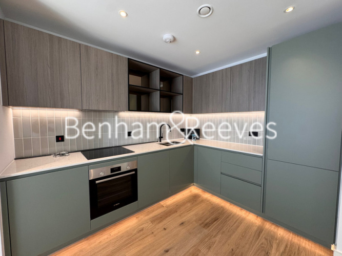 1  bedroom flat to rent in Viola House, Greenleaf Walk, UB1-image 2