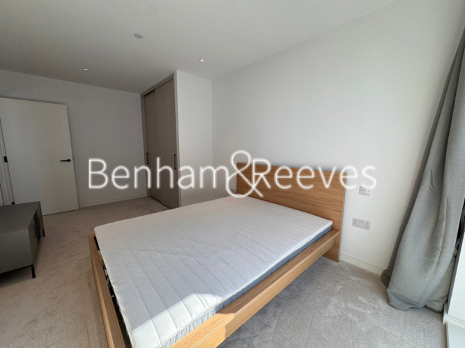 1  bedroom flat to rent in Viola House, Greenleaf Walk, UB1-image 7