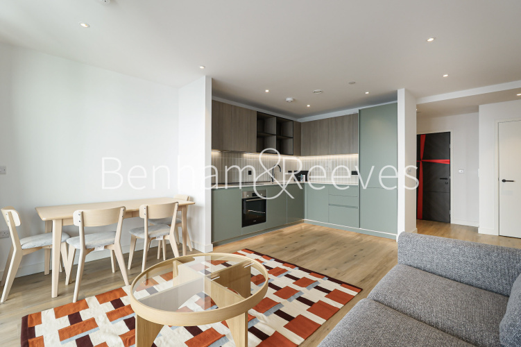 1  bedroom flat to rent in Viola House, Greenleaf Walk, UB1-image 8