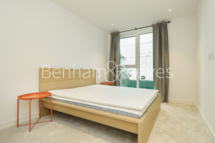 1  bedroom flat to rent in Viola House, Greenleaf Walk, UB1-image 3