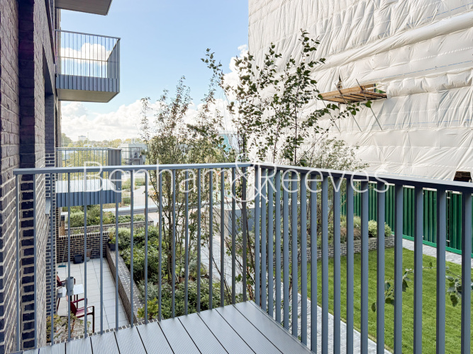 1  bedroom flat to rent in Viola House, Greenleaf Walk, UB1-image 5