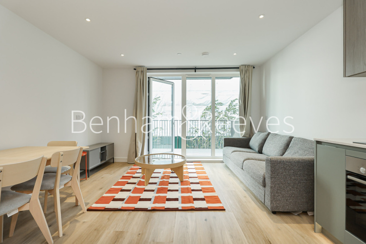 1  bedroom flat to rent in Viola House, Greenleaf Walk, UB1-image 6