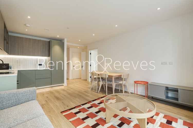 1  bedroom flat to rent in Viola House, Greenleaf Walk, UB1-image 11