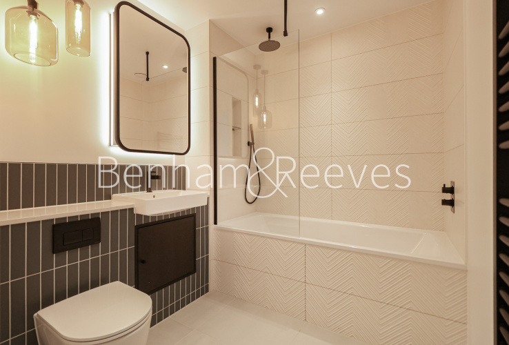 1  bedroom flat to rent in Viola House, Greenleaf Walk, UB1-image 4