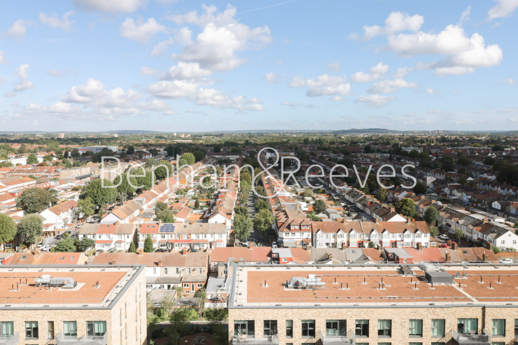 1  bedroom flat to rent in Viola House, Greenleaf Walk, UB1-image 6
