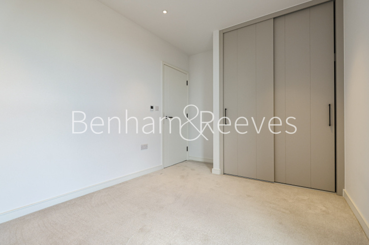 1  bedroom flat to rent in Viola House, Greenleaf Walk, UB1-image 9