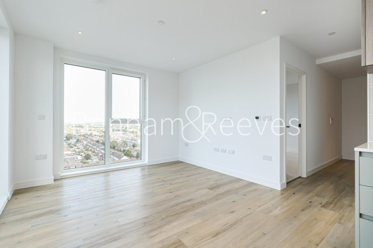 1  bedroom flat to rent in Viola House, Greenleaf Walk, UB1-image 10