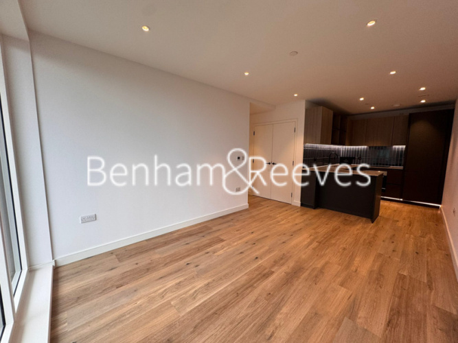 2  bedrooms flat to rent in Greenleaf Walk, Southall, UB1-image 5