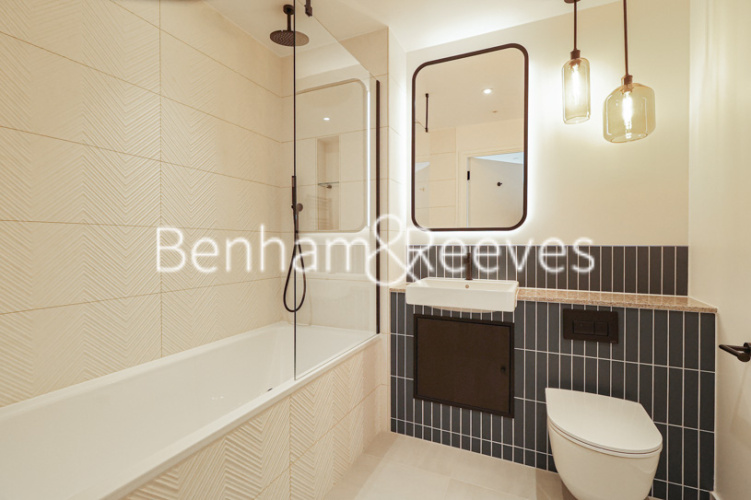 2  bedrooms flat to rent in Greenleaf Walk, Southall, UB1-image 10