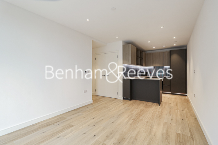 2  bedrooms flat to rent in Greenleaf Walk, Southall, UB1-image 14