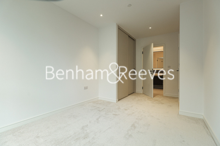 2  bedrooms flat to rent in Greenleaf Walk, Southall, UB1-image 15