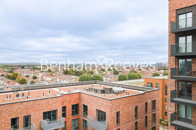 2  bedrooms flat to rent in Greenleaf Walk, Southall, UB1-image 17