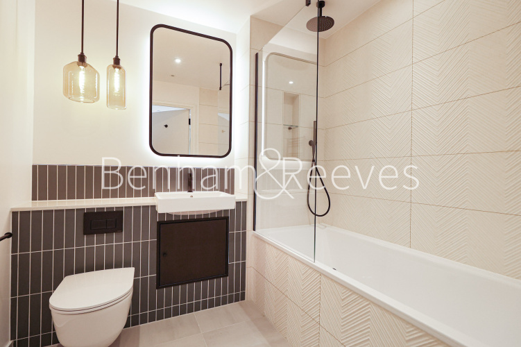 2  bedrooms flat to rent in Viola House, Greenleaf Walk, UB1-image 4