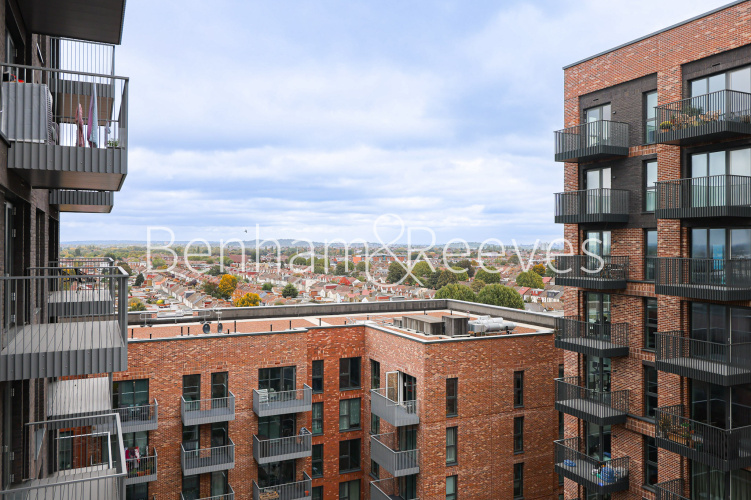 2  bedrooms flat to rent in Viola House, Greenleaf Walk, UB1-image 6