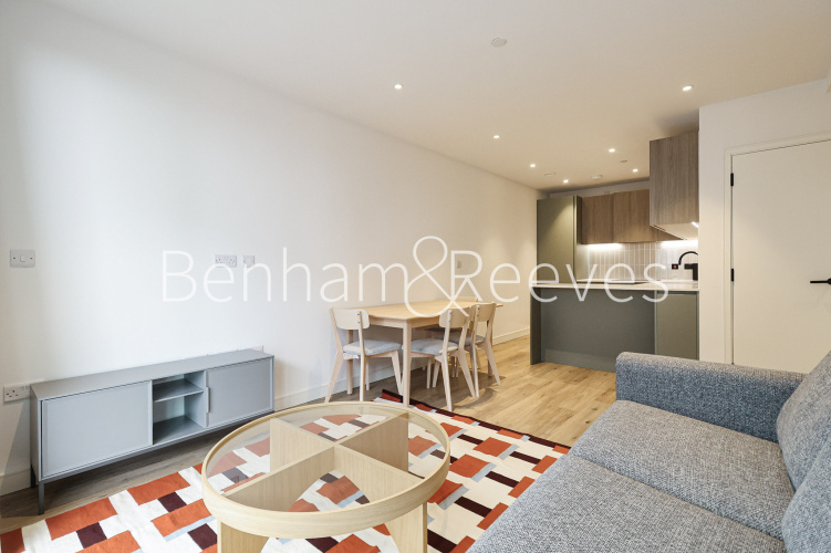 2  bedrooms flat to rent in Viola House, Greenleaf Walk, UB1-image 7