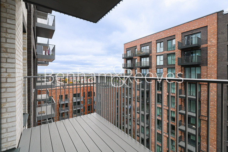 2  bedrooms flat to rent in Viola House, Greenleaf Walk, UB1-image 12