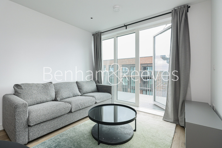 2  bedrooms flat to rent in Viola House, Greenleaf Walk, UB1-image 1