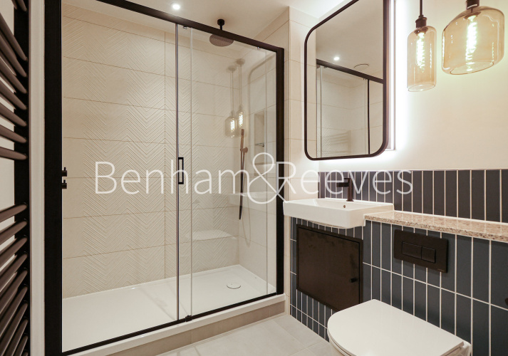 2  bedrooms flat to rent in Viola House, Greenleaf Walk, UB1-image 5