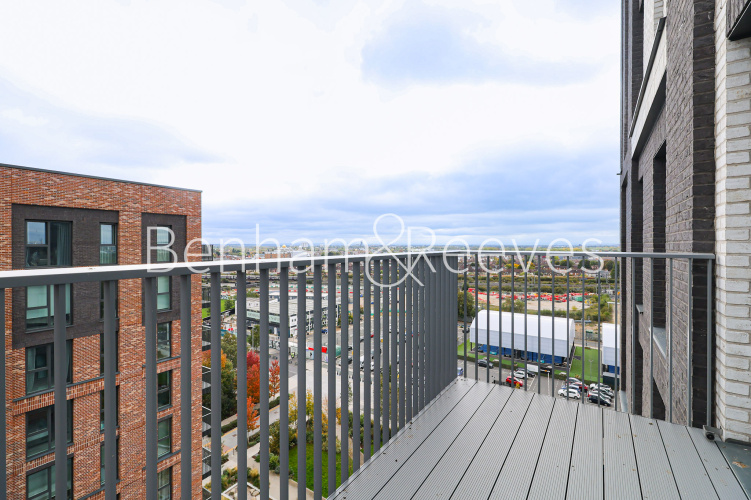 2  bedrooms flat to rent in Viola House, Greenleaf Walk, UB1-image 6