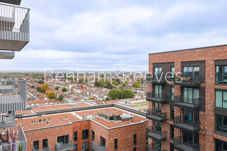 2  bedrooms flat to rent in Viola House, Greenleaf Walk, UB1-image 7