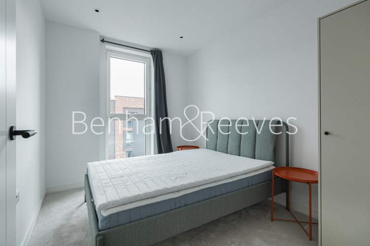2  bedrooms flat to rent in Viola House, Greenleaf Walk, UB1-image 11
