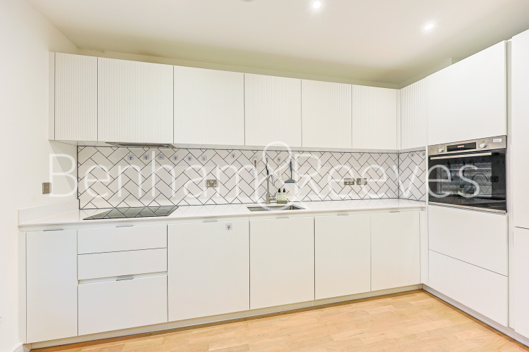 2  bedrooms flat to rent in Cedrus Avenue, Southall, UB1-image 2