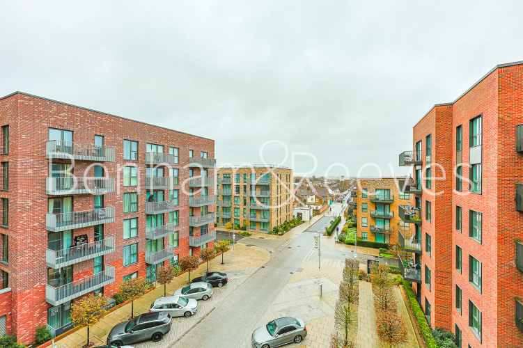 2  bedrooms flat to rent in Cedrus Avenue, Southall, UB1-image 6