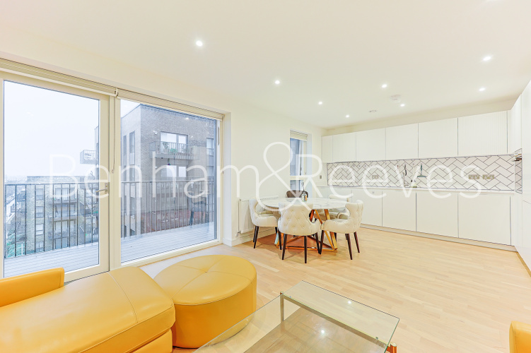 2  bedrooms flat to rent in Cedrus Avenue, Southall, UB1-image 7