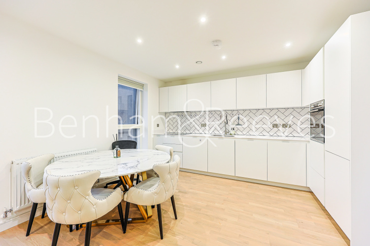 2  bedrooms flat to rent in Cedrus Avenue, Southall, UB1-image 8