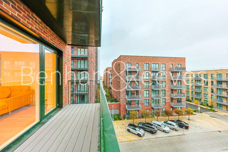 2  bedrooms flat to rent in Cedrus Avenue, Southall, UB1-image 11