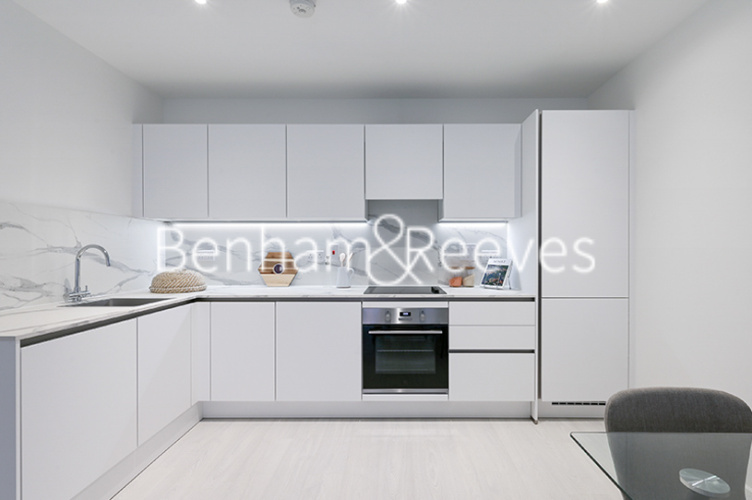 2  bedrooms flat to rent in Farine Avenue, Hayes, UB3-image 2