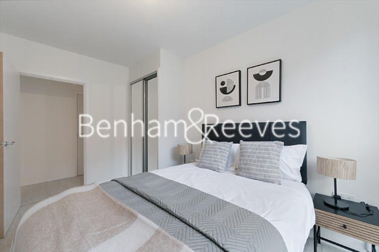 2  bedrooms flat to rent in Farine Avenue, Hayes, UB3-image 3